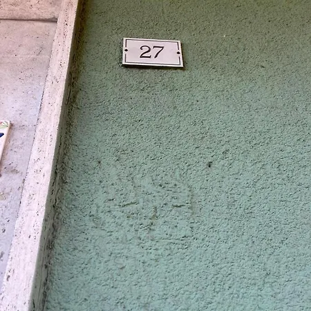 Alexandra House * Ciampino