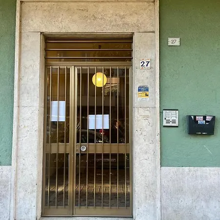 Alexandra House Apartment